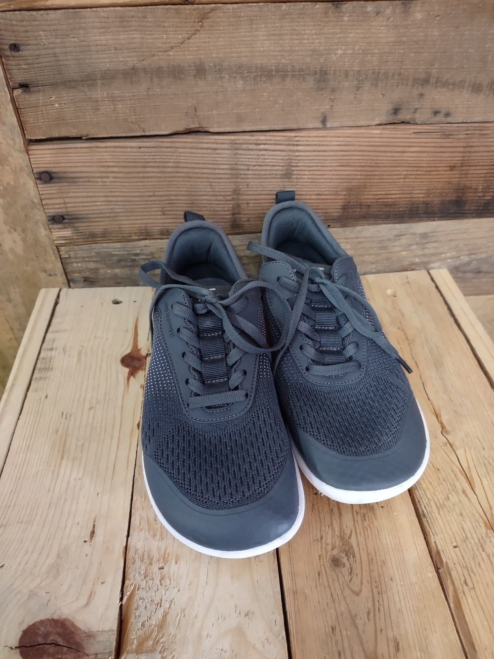 Women's Size 6 Unisex Size 4 Lightweight Gray Knit Sneakers Hike HF